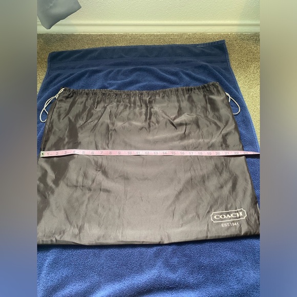 COACH.. Green bag/ purse with wallet and dust bag 3 for 1 - Picture 9 of 13